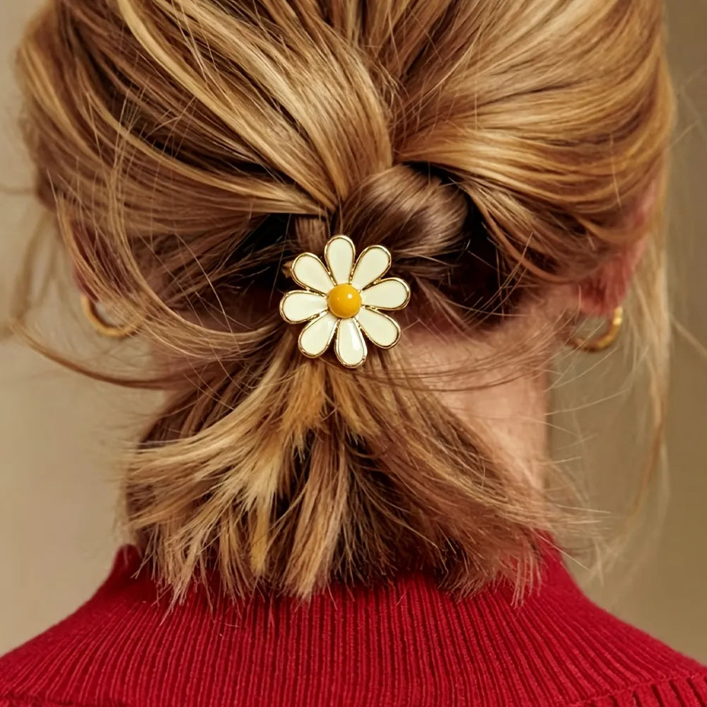 Daisy Metal Claw Clip - White - White