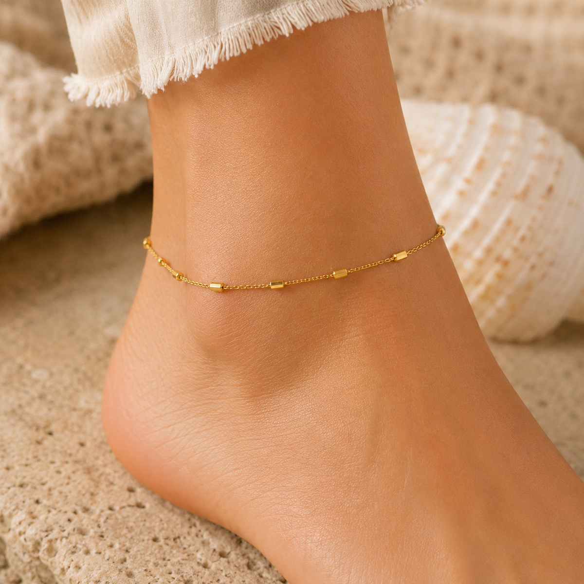 Pulsera elegante para mujer con rectángulos bañada en oro de 24 quilates