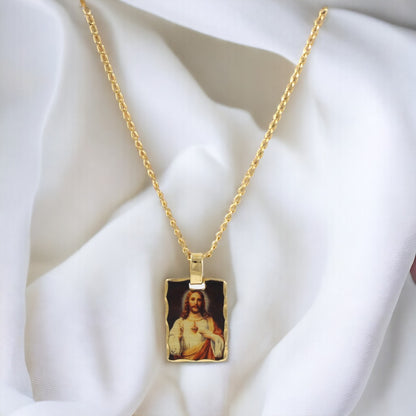 Precioso collar Escapulario María y Jesús bañado en oro de 24 quilates