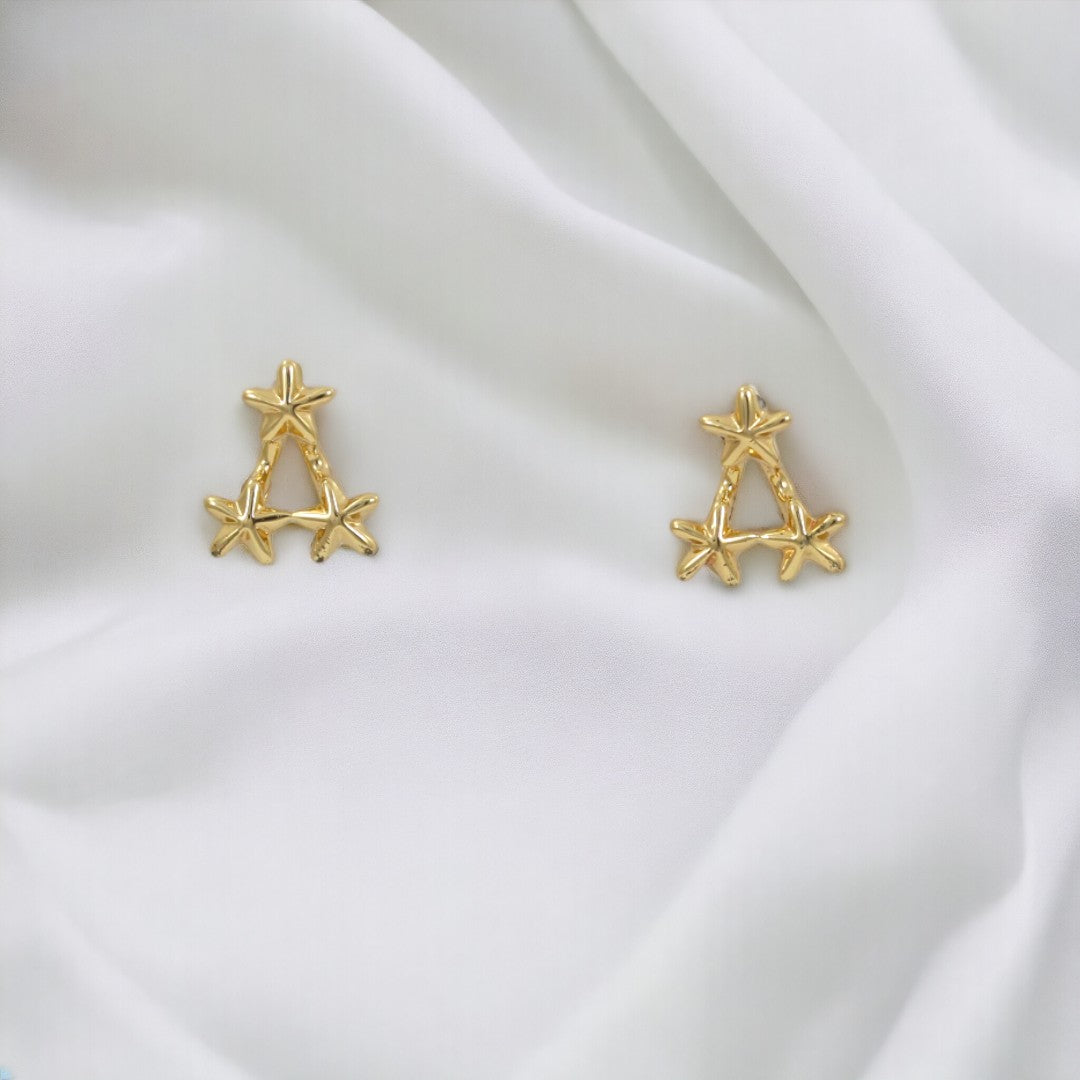 Pendientes con forma de pirámide de 3 estrellas bañados en oro auténtico