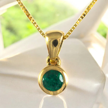 Round Colombian Emerald Pendant Necklace Solid Gold 18K Italian