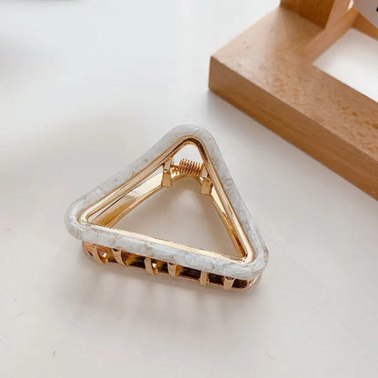 Pinza para el pelo con forma de triángulo pequeño 