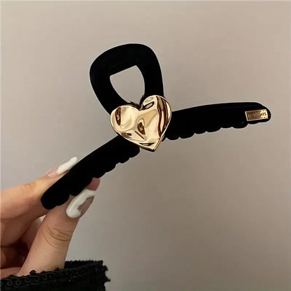 Elegante pinza con forma de corazón estilo vintage 