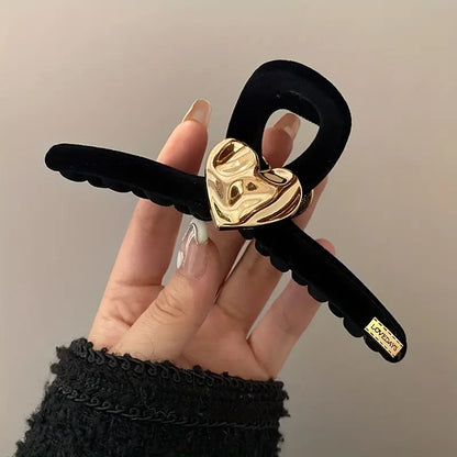 Elegante pinza con forma de corazón estilo vintage 